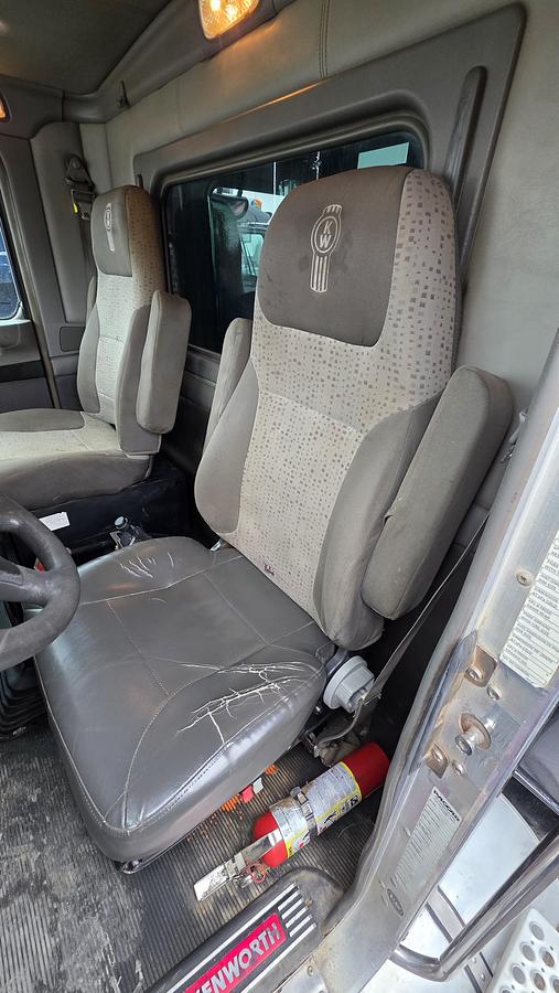 Used 2013 Kenworth T440