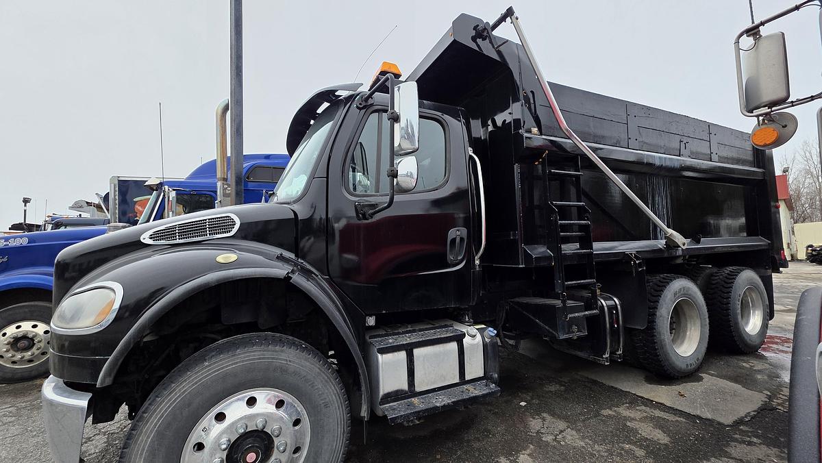Used 2015 Freightliner M2-112