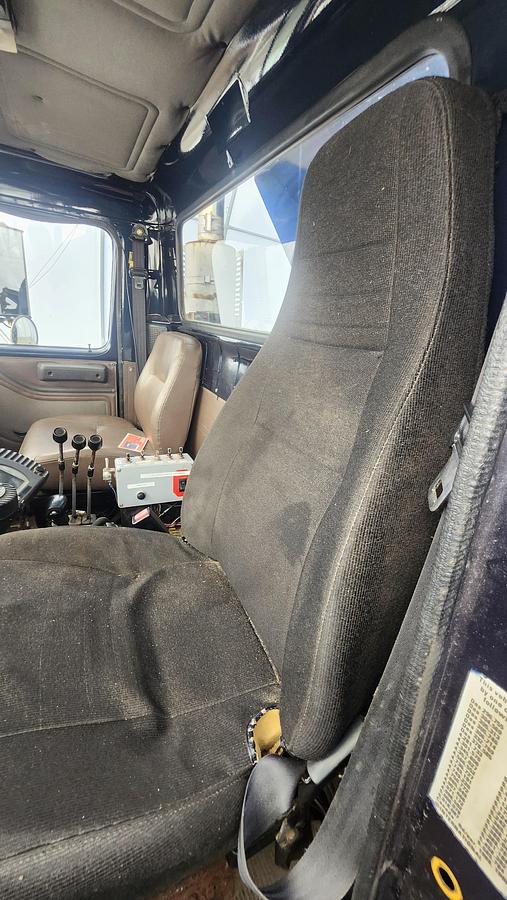 Used 2002 International 2674