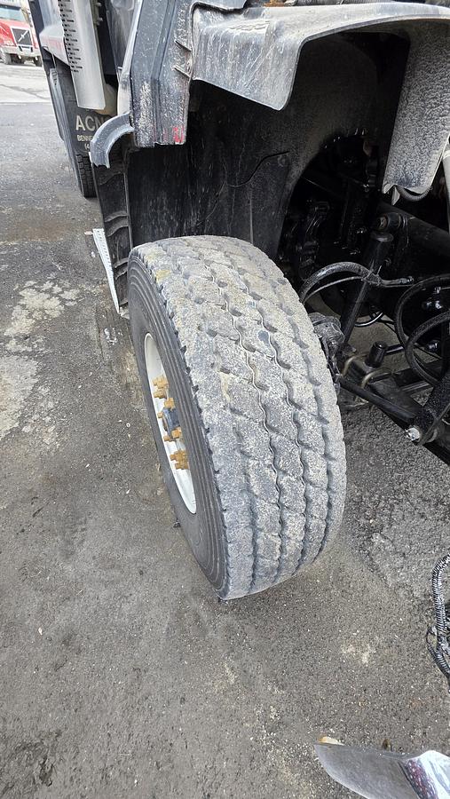 Used 2017 Freightliner SD114