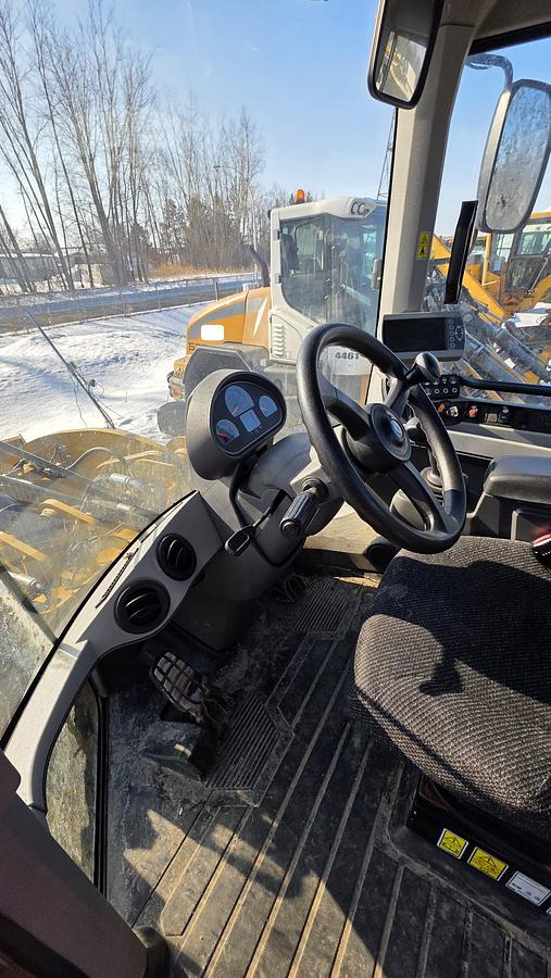 Used 2015 Caterpillar 924K