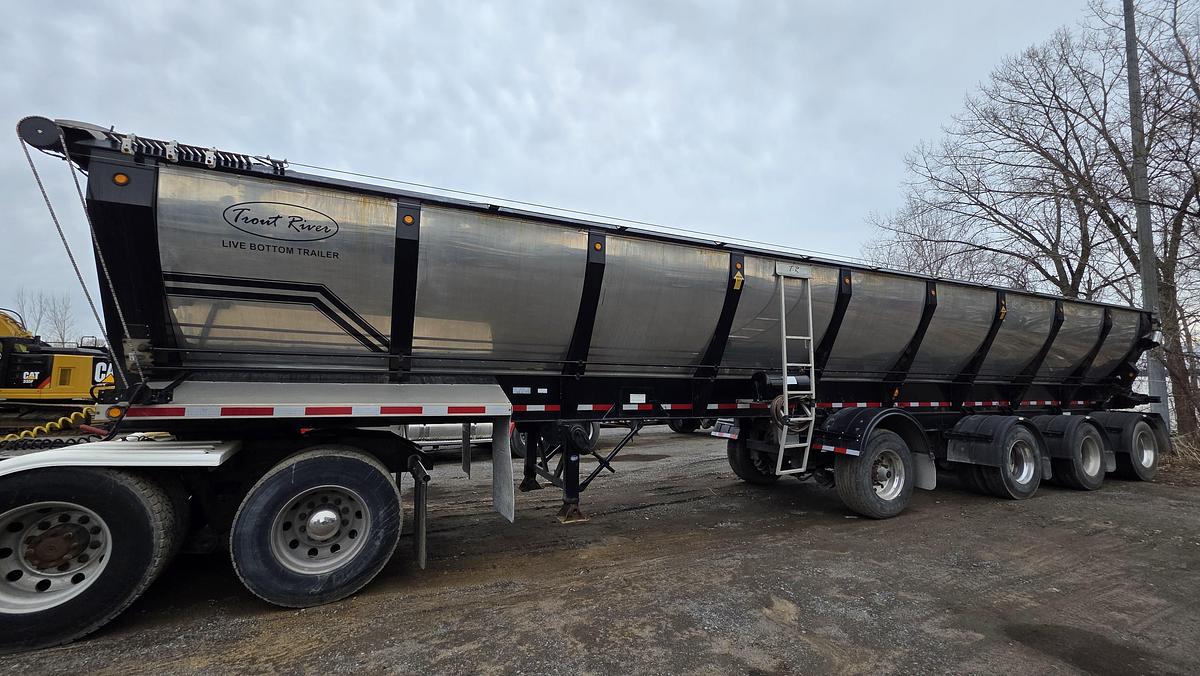 Used 2020 Trout River 4 axles Live Bottom