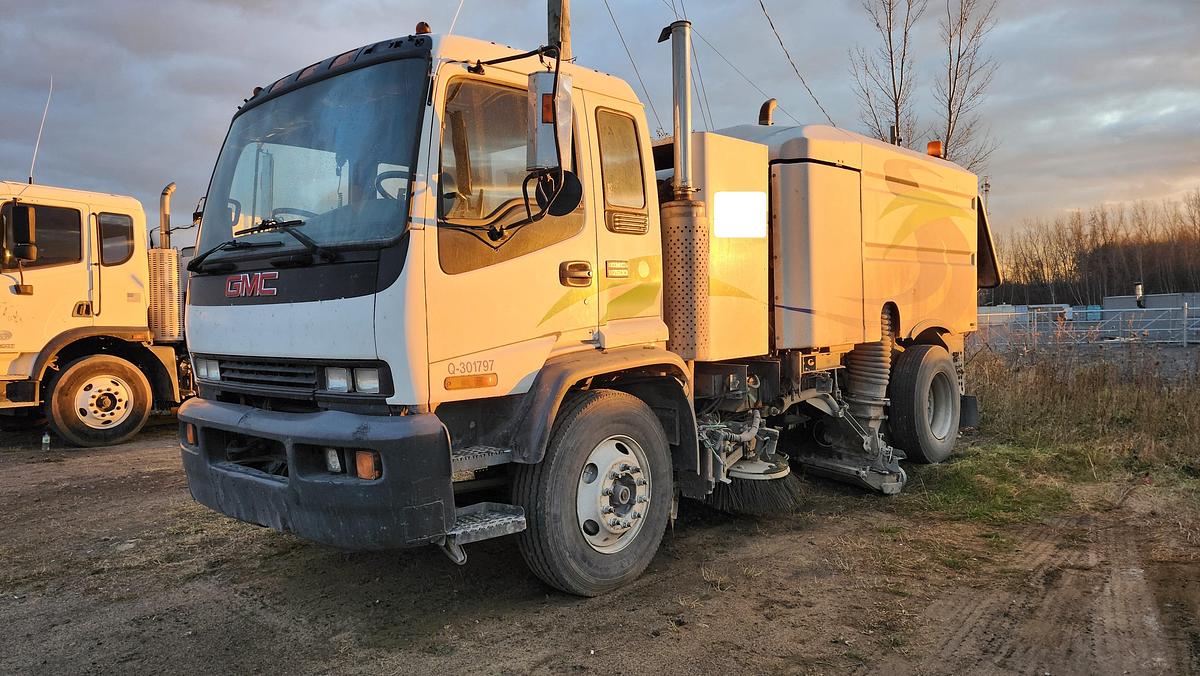 Used 2004 Elgin Whirlwind