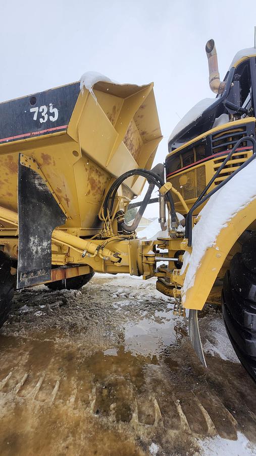 Used 2001 Caterpillar 735