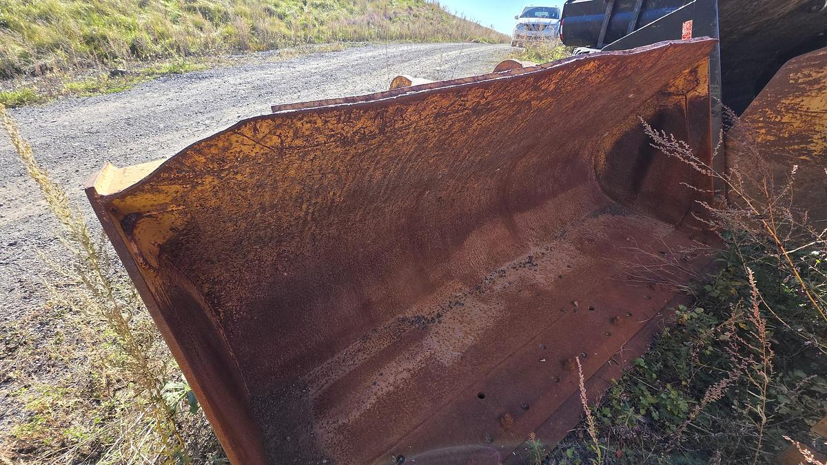 Used Caterpillar 100 po / in
