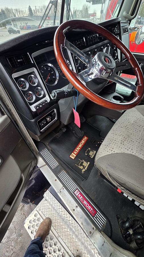 Used 2020 Kenworth T800