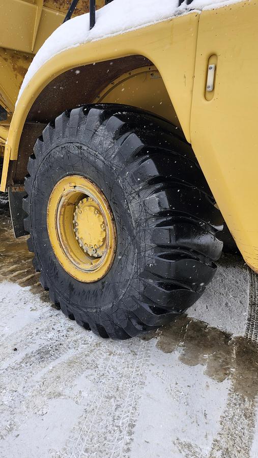 Used 2001 Caterpillar 735