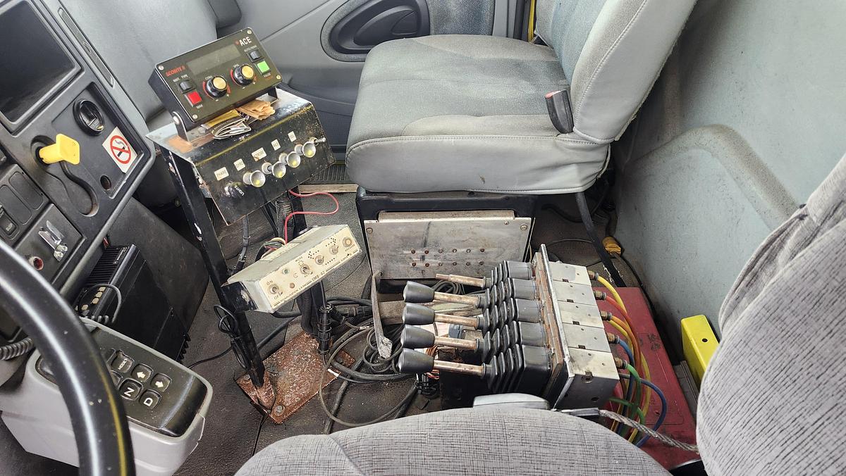 Used 2004 International 4400