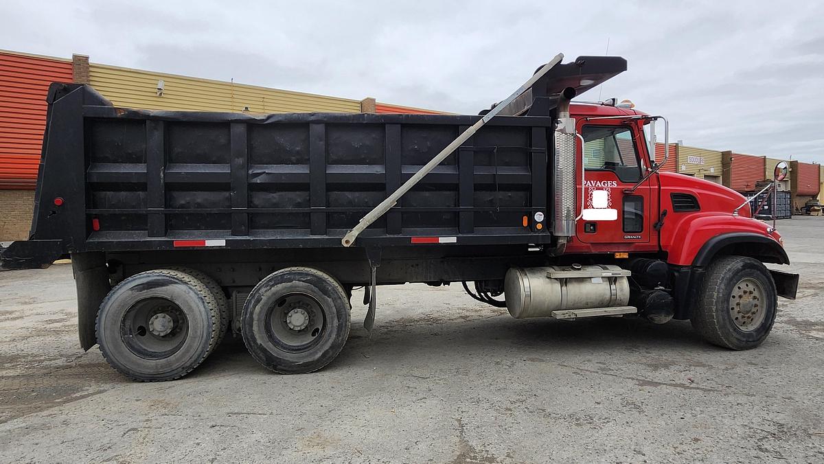 Used 2005 Mack Granite