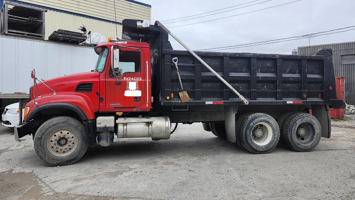 Used 2005 Mack Granite
