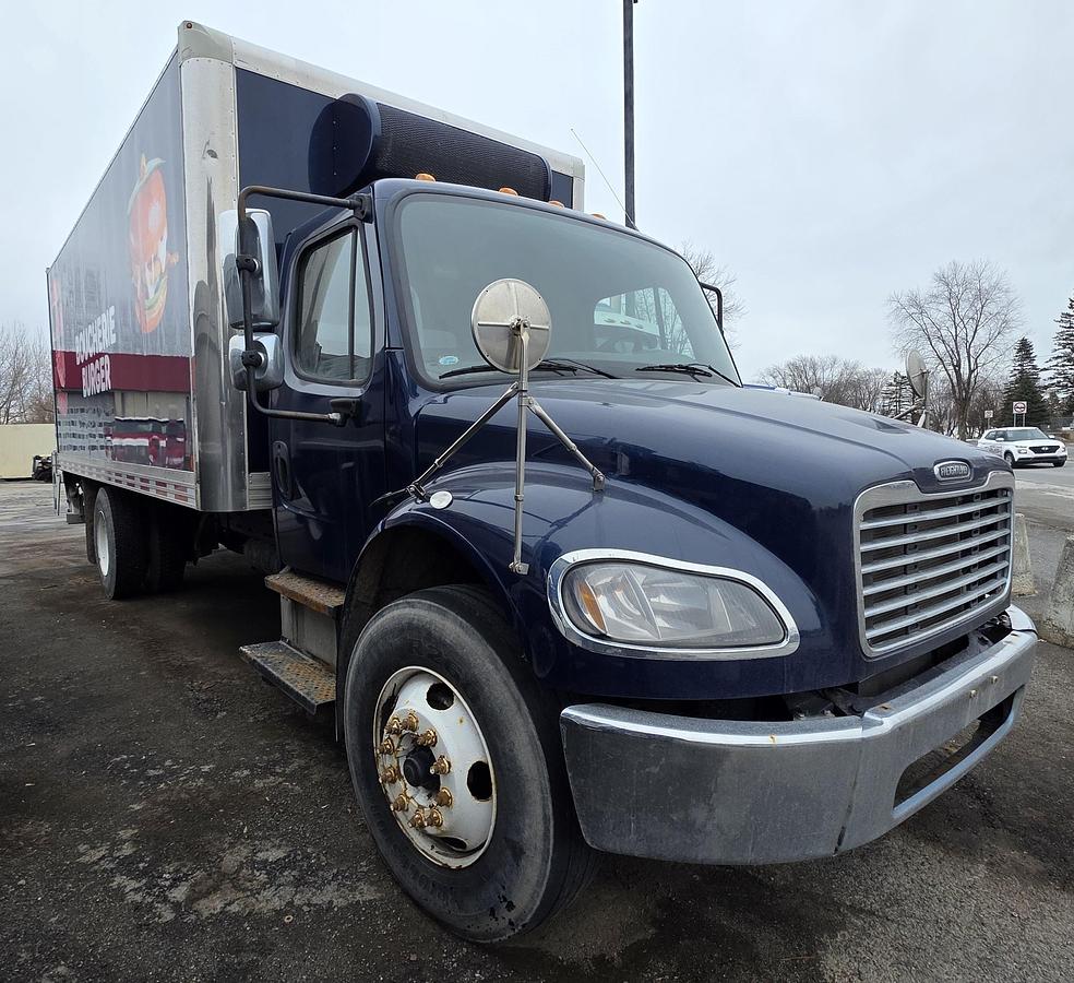 Used 2016 Freightliner Cube 22 feet