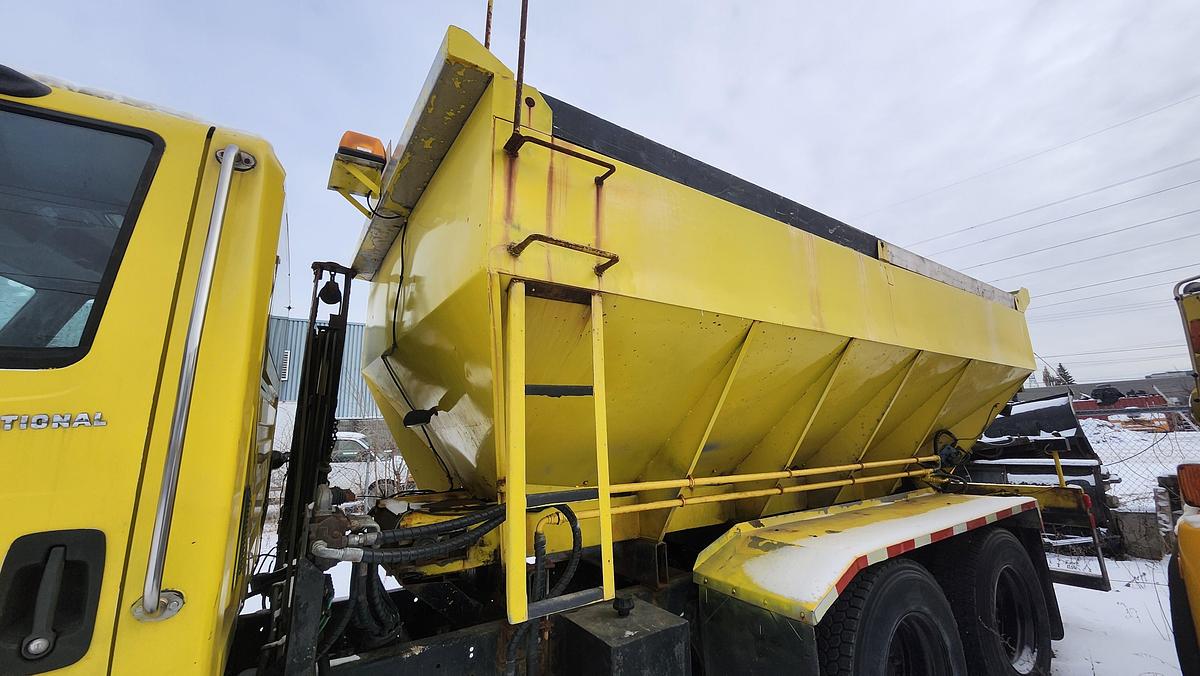 Used 2004 International 4400