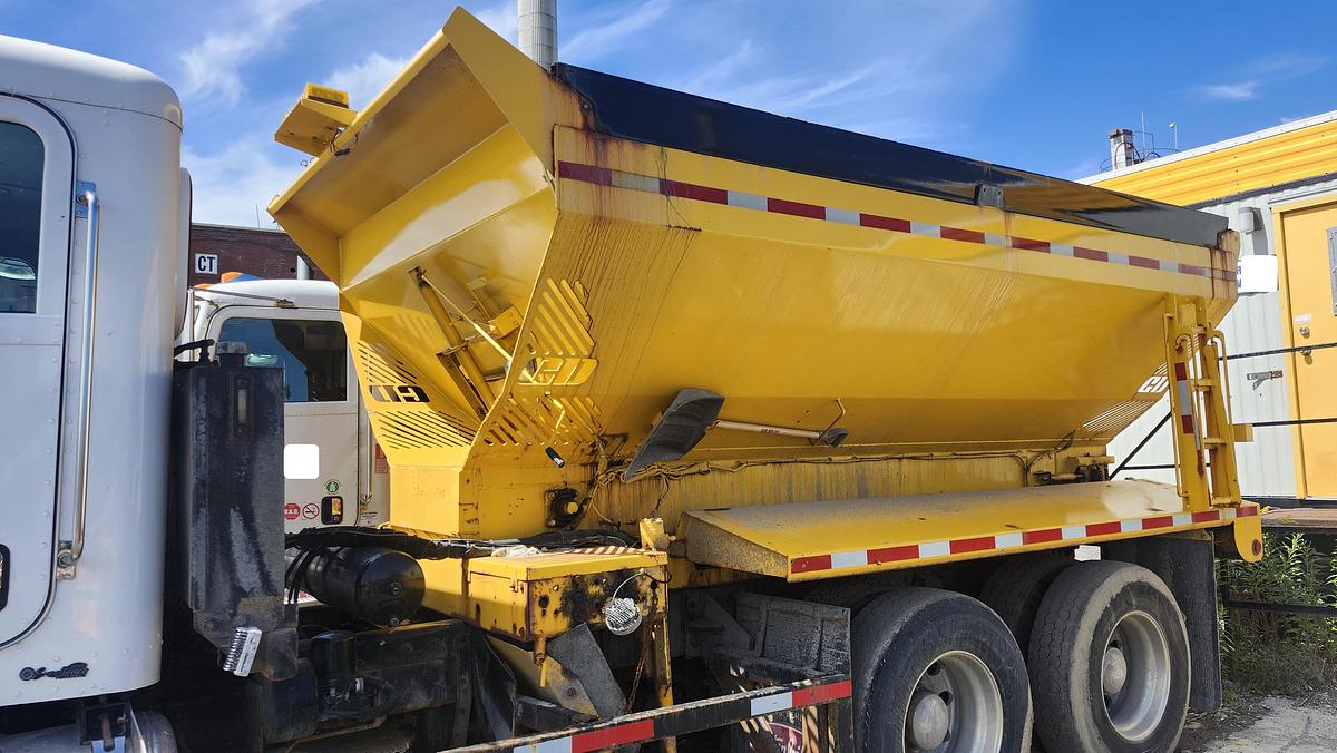 Used 2018 Peterbilt 348