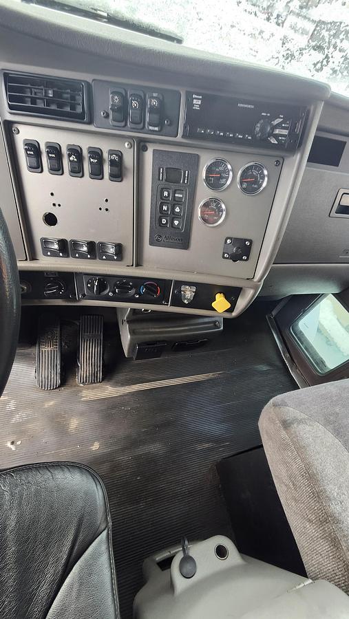 Used 2017 Kenworth T370