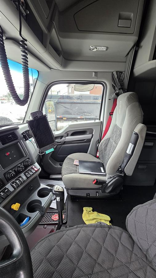 Used 2020 Kenworth T880