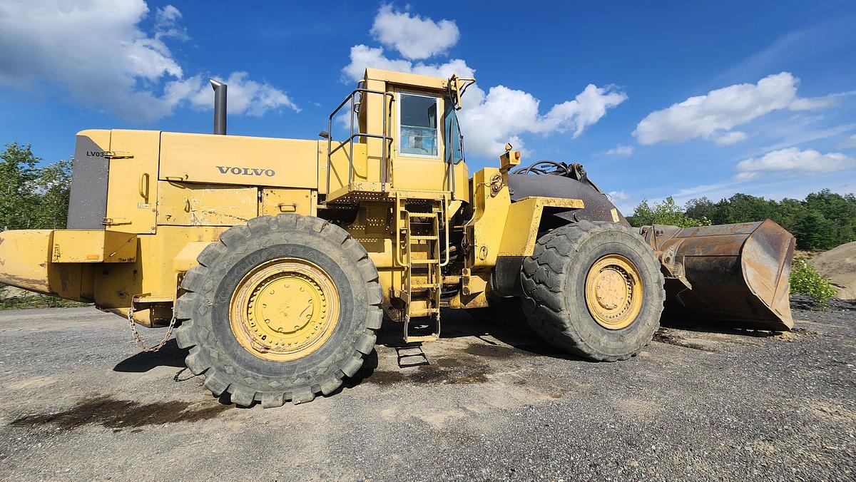 Used 2003 Volvo L330E