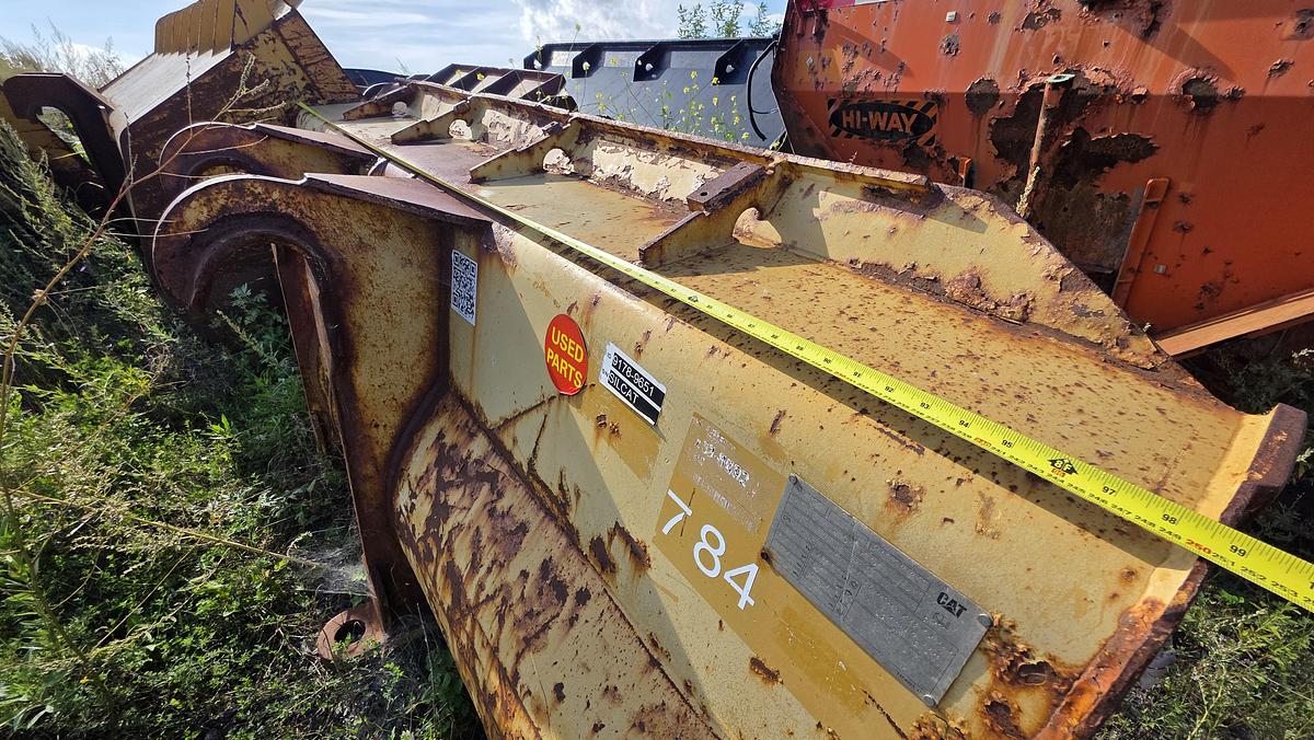 Used Caterpillar 100 po / in