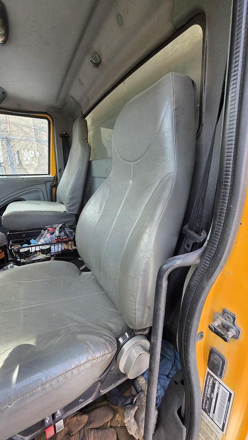 Used 2002 International 7400