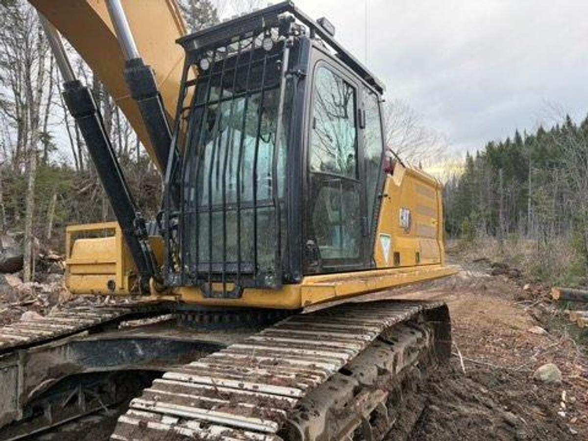 Used 2024 Caterpillar 330