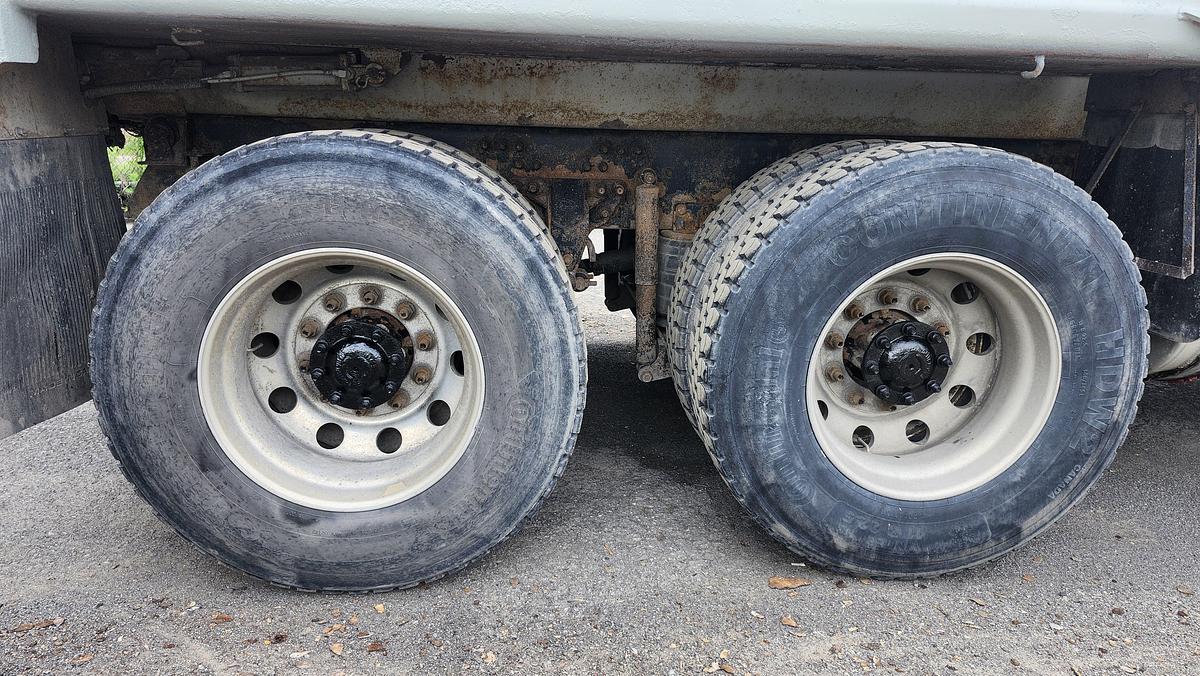 Used 2006 Mack CT713