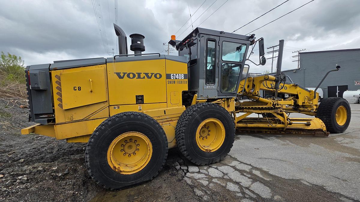 Used 2006 Volvo G740B