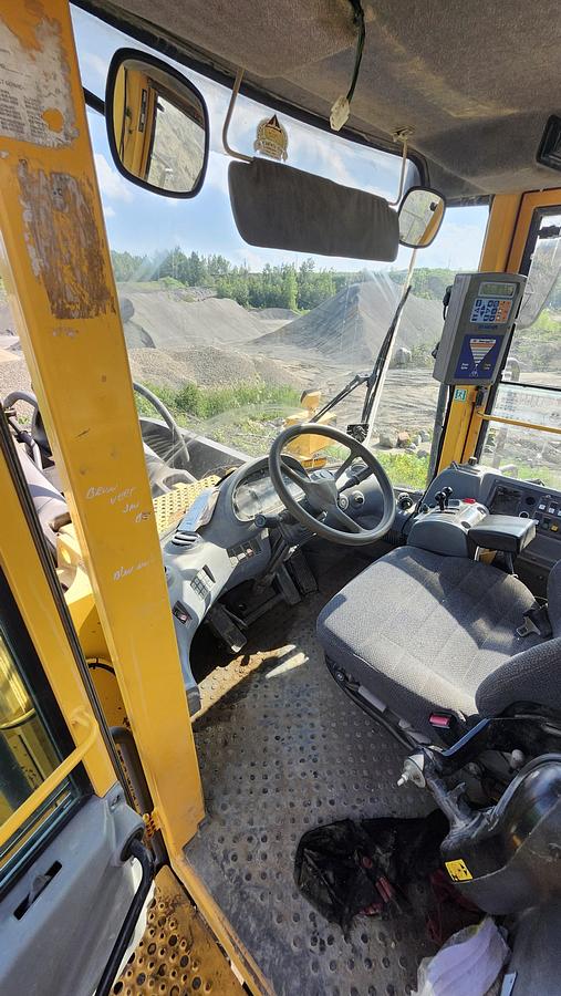 Used 2003 Volvo L330E
