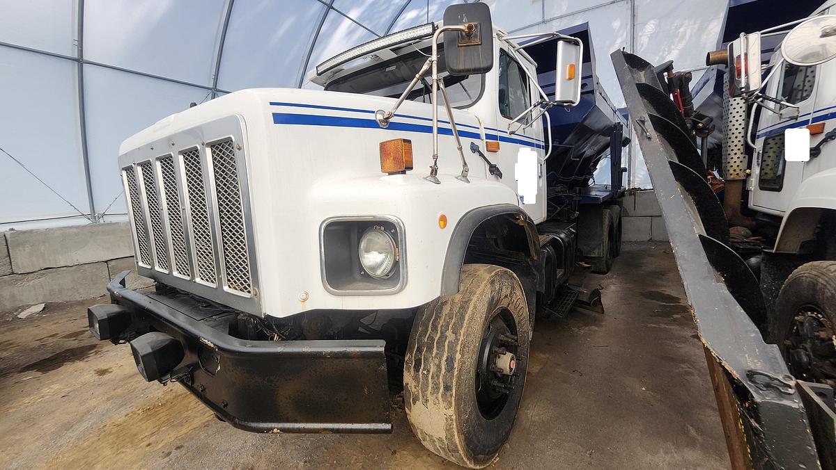 Used 2002 International 2674