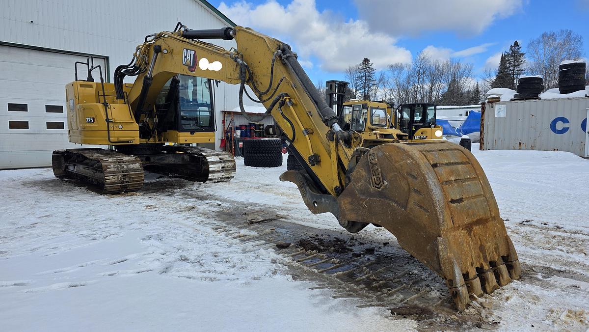 Used 2021 Caterpillar 325-07