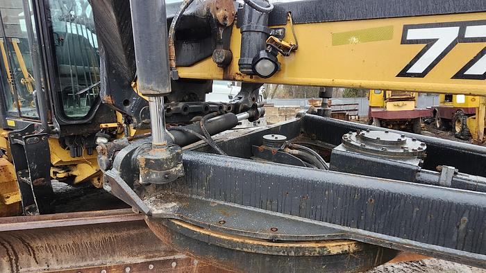 Used 2006 John Deere 772D