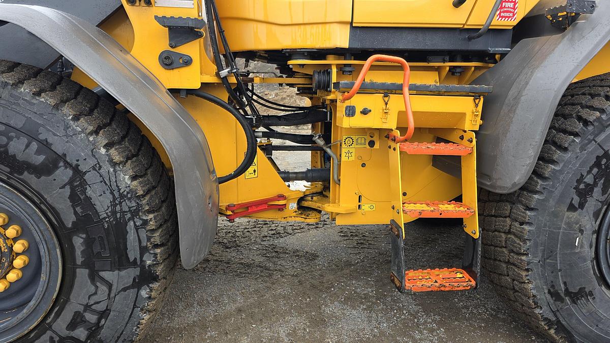 Used 2016 Volvo L70H