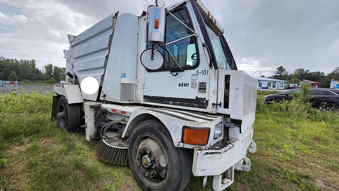 Used 2001 Johnston 4000