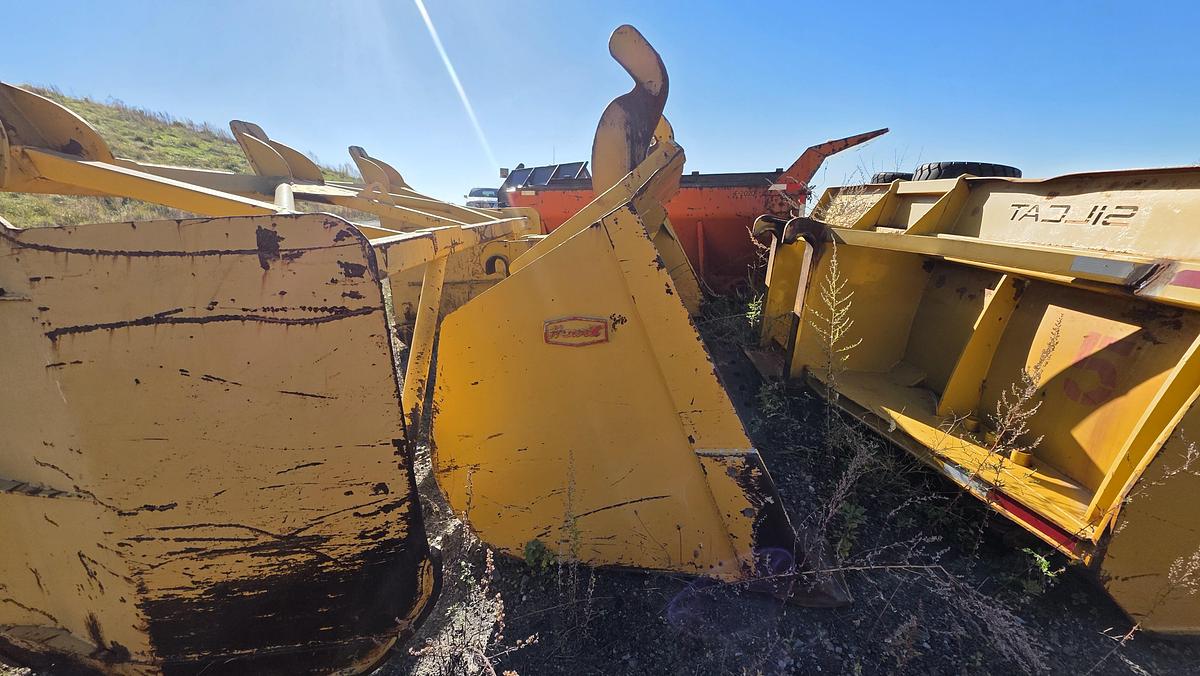 Used CAT 11 Feet Bucket With Snow Box