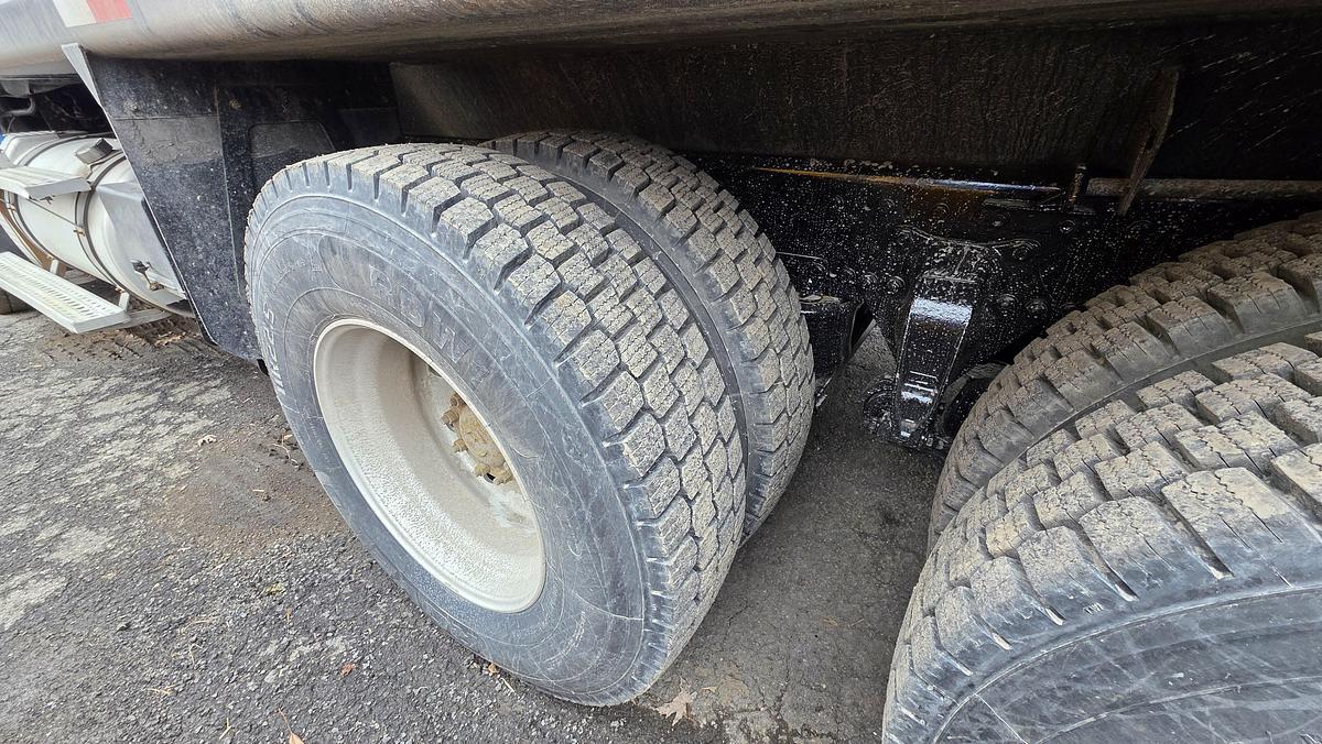 Used 2017 Freightliner SD114