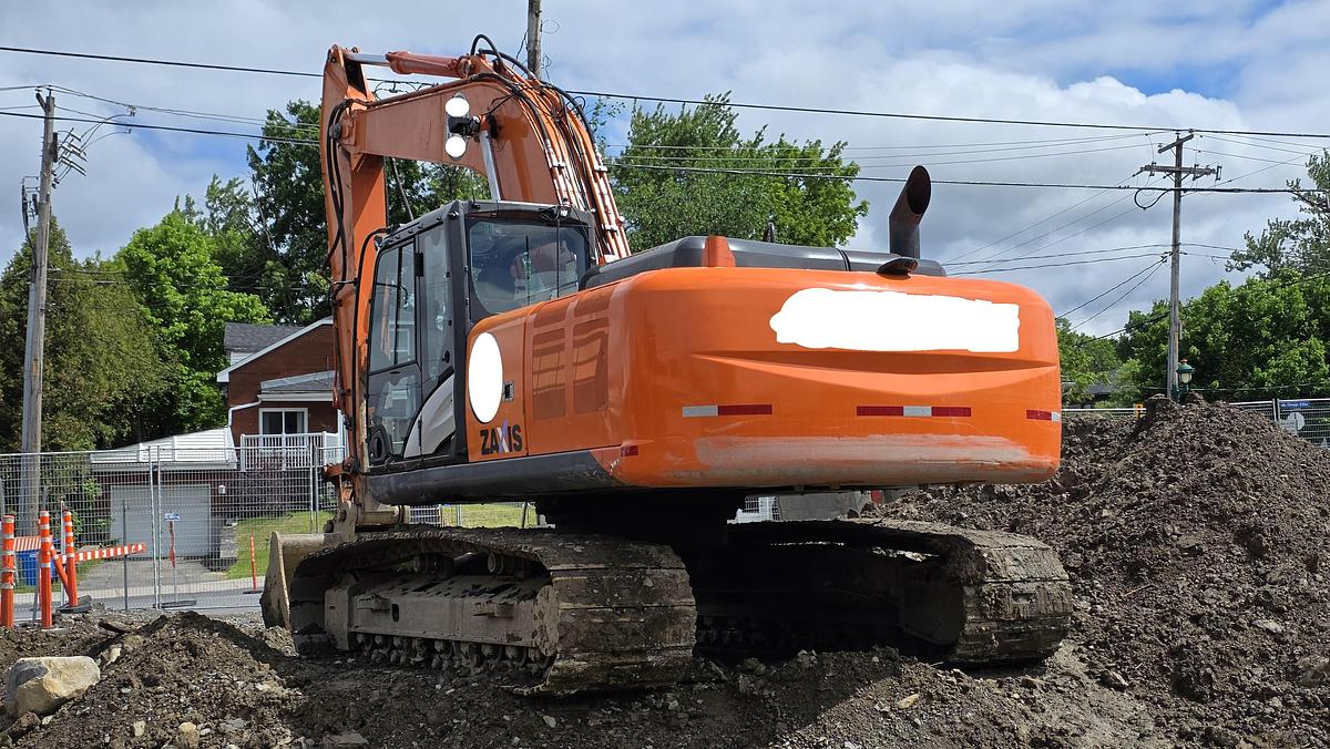 Used 2017 Hitachi ZX250