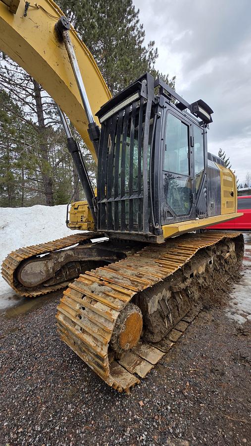 Used 2017 Caterpillar 330F