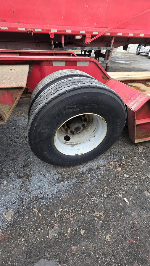 Used 2011 Pitts 24 Feet / 3 axles Lowboy