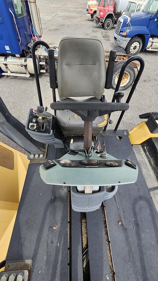 Used 2006 Caterpillar CB-534D XW