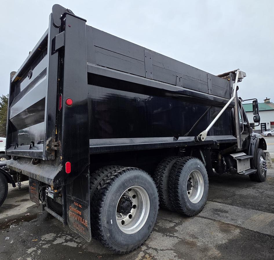 Used 2015 Freightliner M2-112