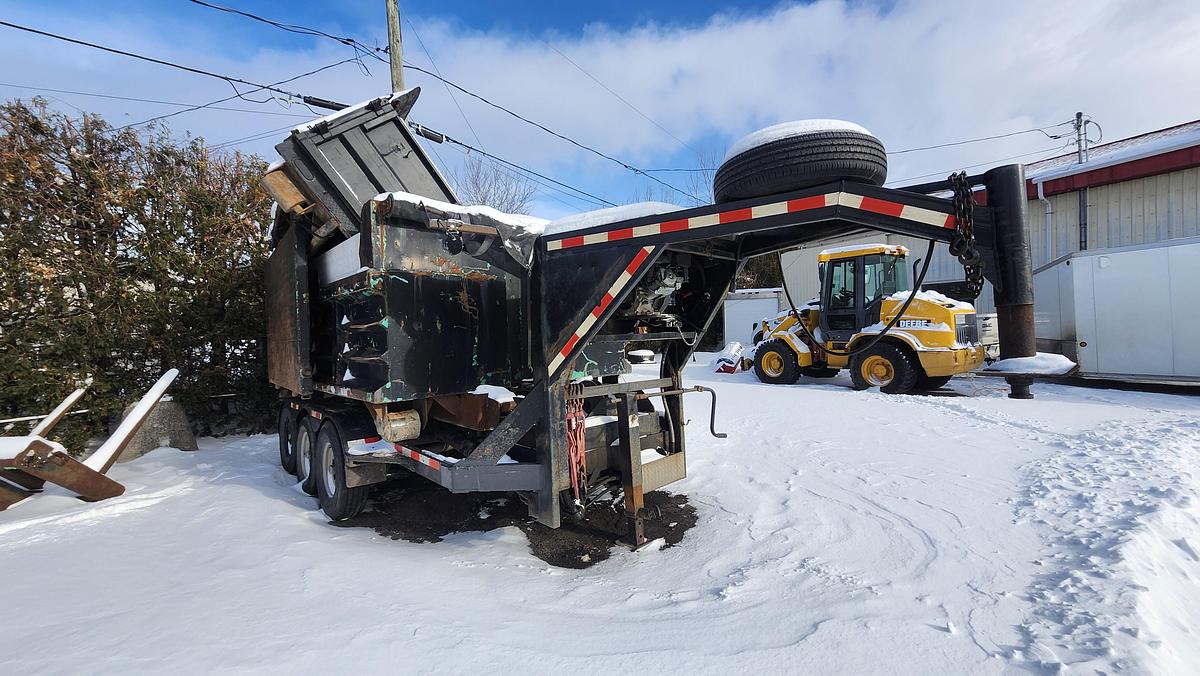 Used 2014 Roll-Off 2 essieux / 2 axles