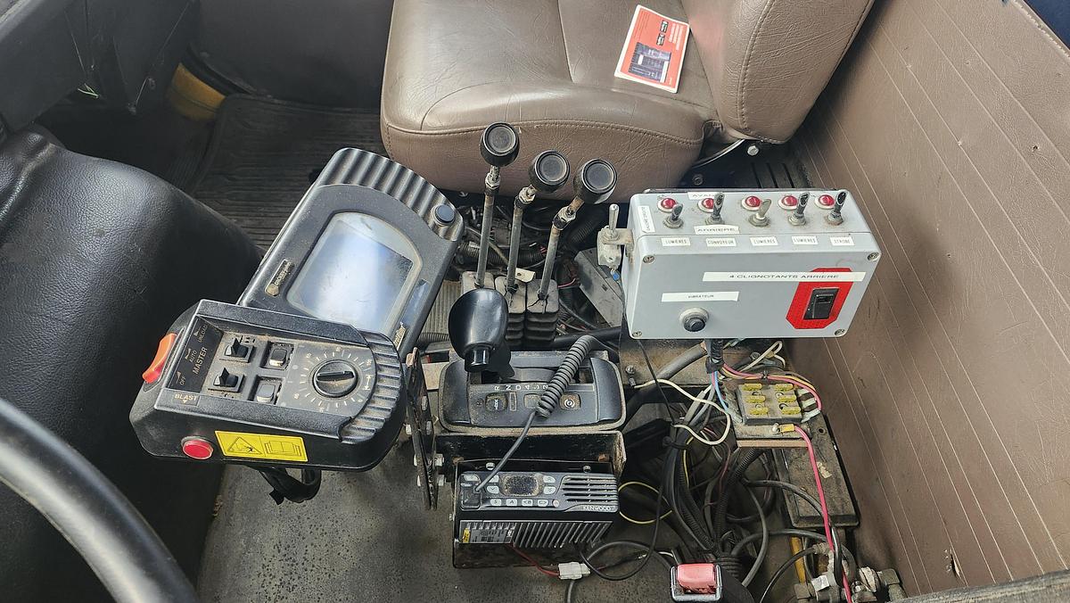 Used 2002 International 2674