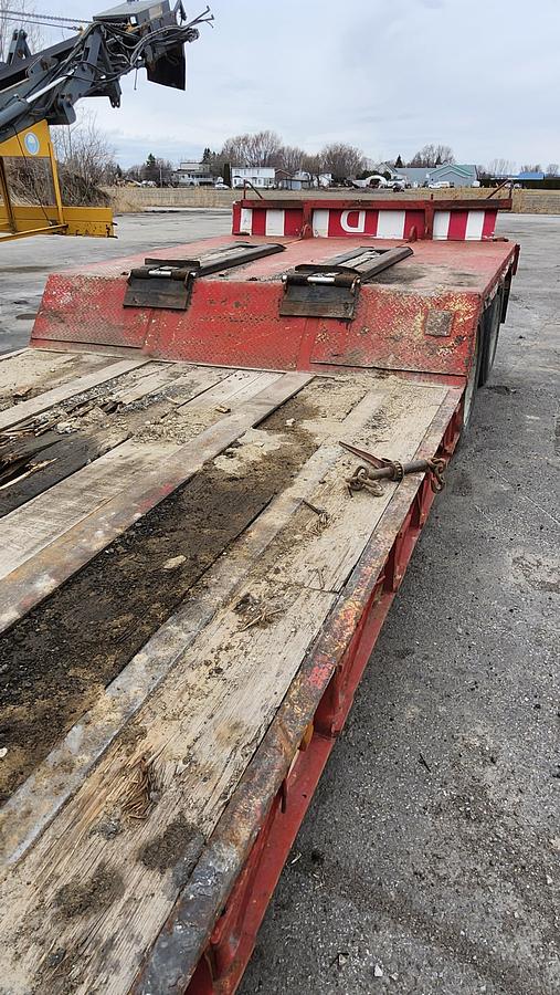 Used 1991 JC Trailers 2 axles / 24' x 102"