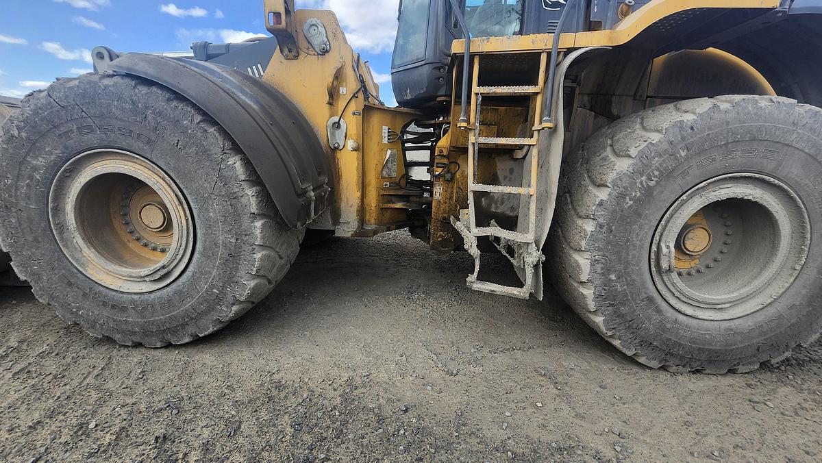 Used 2019 John Deere 844K-III