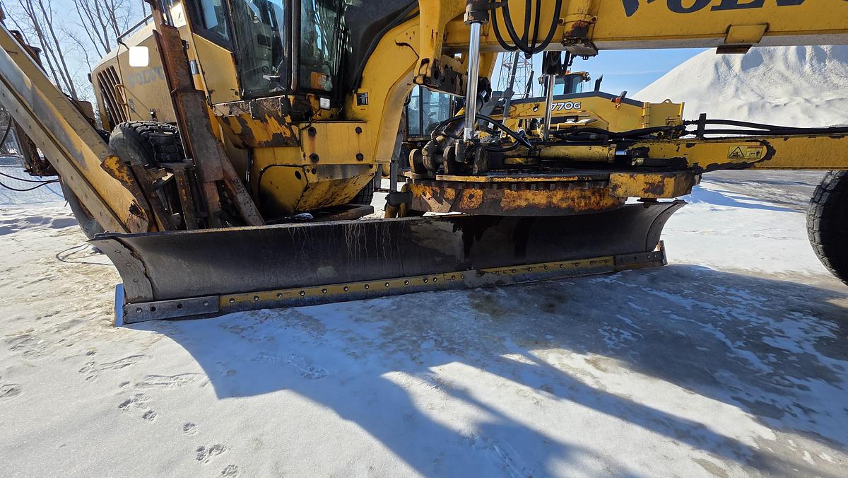 Used 2009 Volvo G940