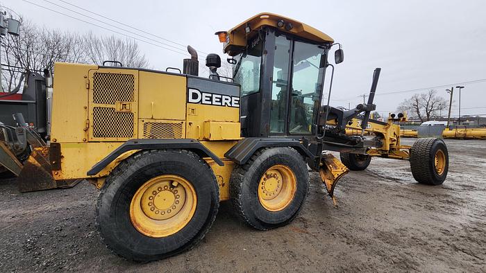 Used 2006 John Deere 772D