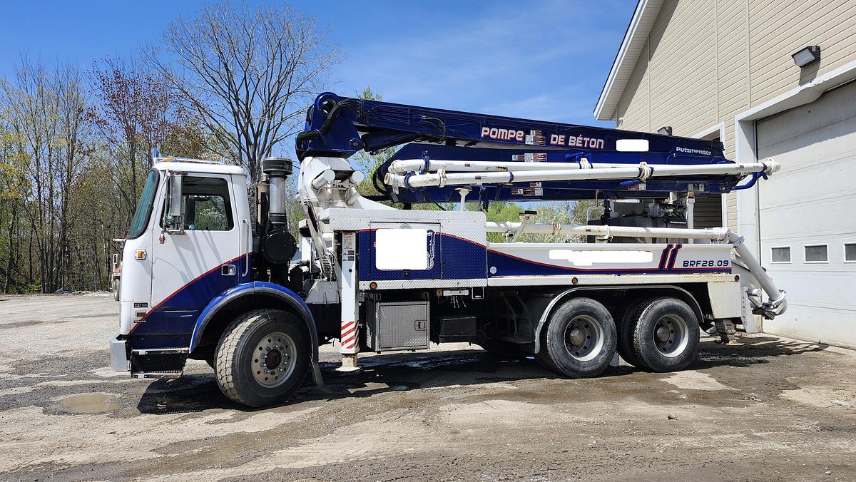 Used 1996 Putzmeister 28m on 2001 Volvo