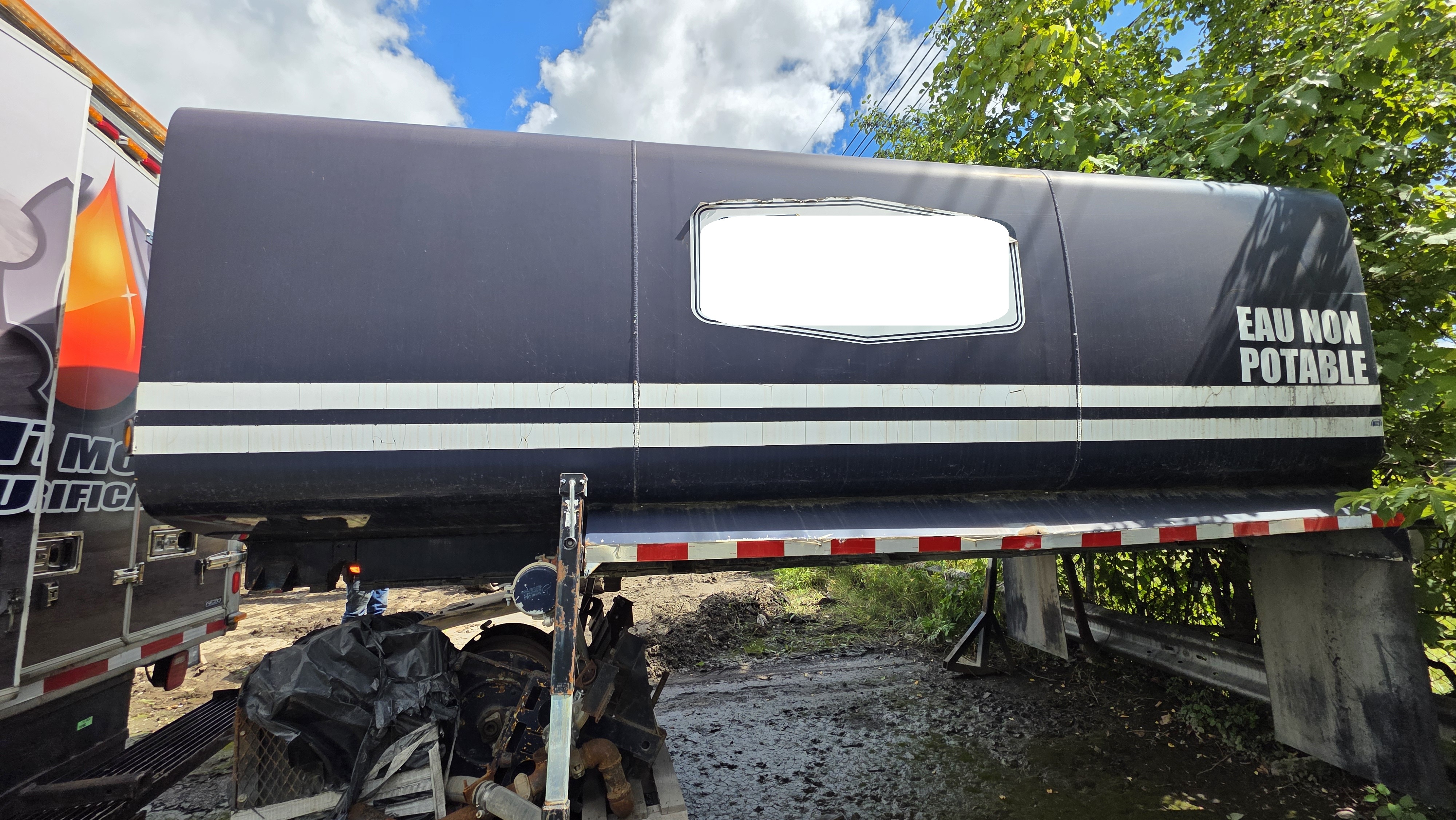 Used 4000 Gallons Water Tank