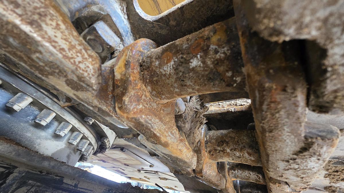 Used 2016 Caterpillar 330F