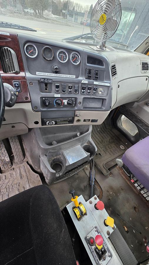 Used 2001 Sterling Shunter