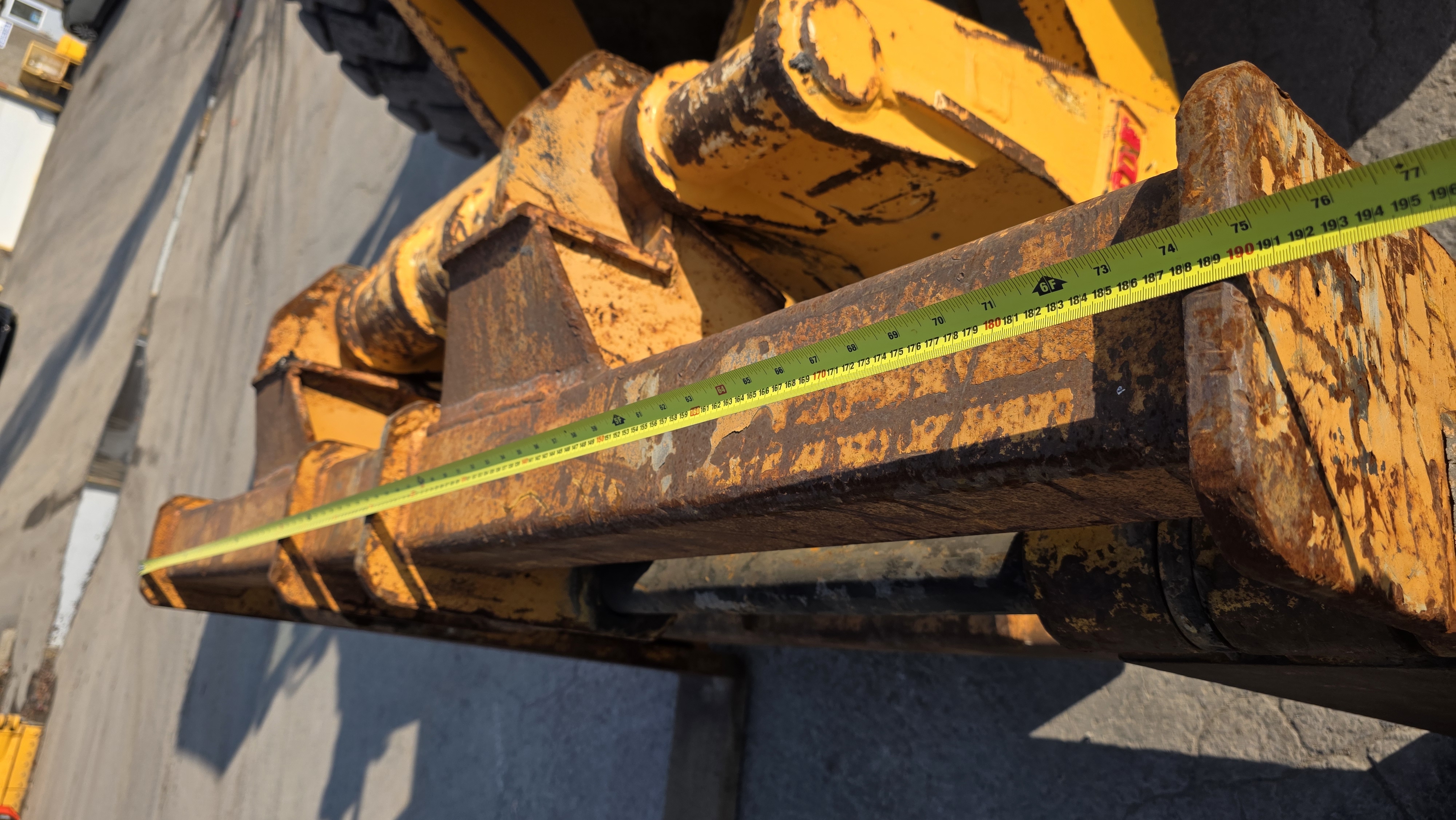 Used 2006 Hyundai 757-7