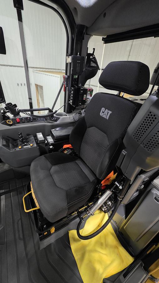 Used 2023 Caterpillar 966